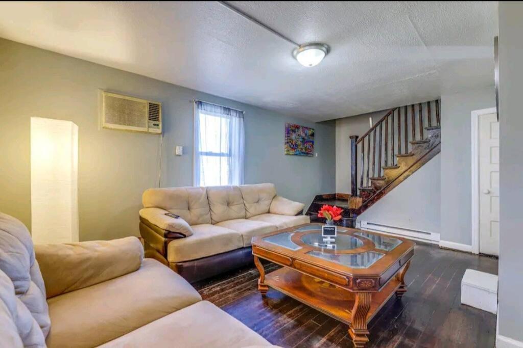 איסט הרטפורד Comfortable Home Away From Home מראה חיצוני תמונה