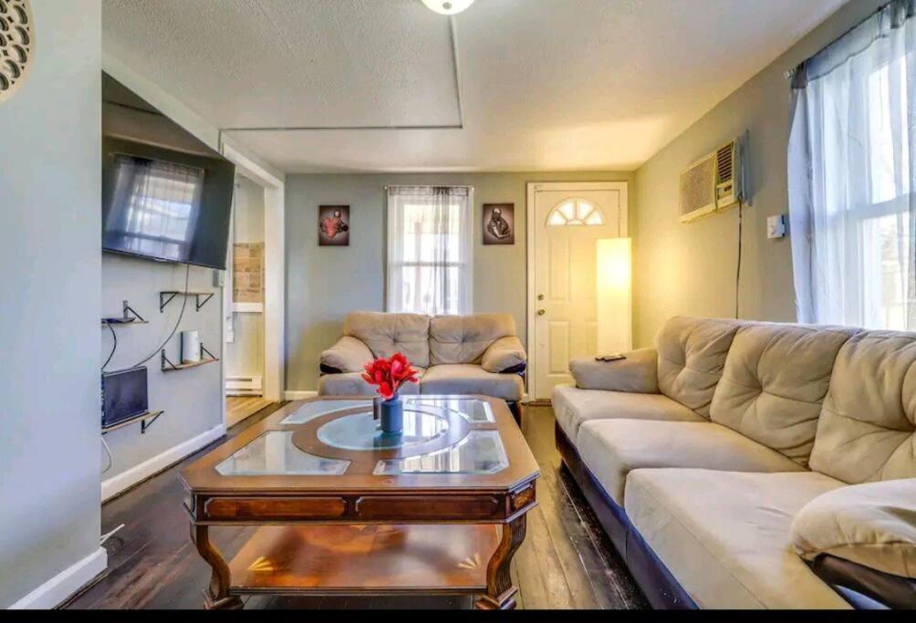 איסט הרטפורד Comfortable Home Away From Home מראה חיצוני תמונה